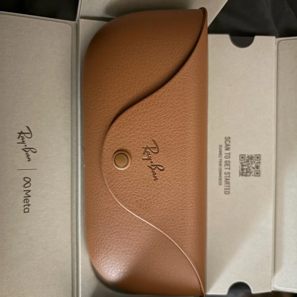 Ray-Ban Black Headliner GEN2 Protective Case